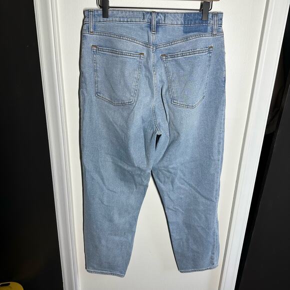 Abercrombie & Fitch Women's Curve Mom High Rise Distressed Jeans Size 30 Size 10 - Picture 4 of 9